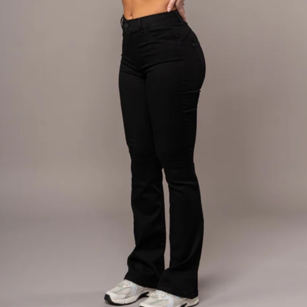 FITJEANS Flared Black Pants